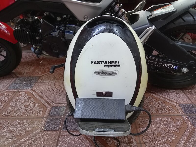Monociclu electric.